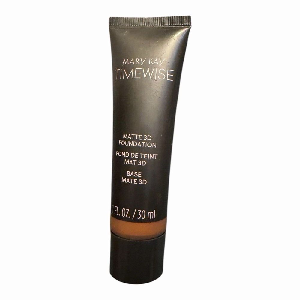 Mary Kay TimeWise Matte 3D Foundation Bronze C 160 Oil-Free 1 fl oz